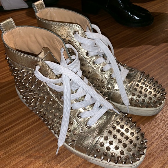 gold red bottoms mens